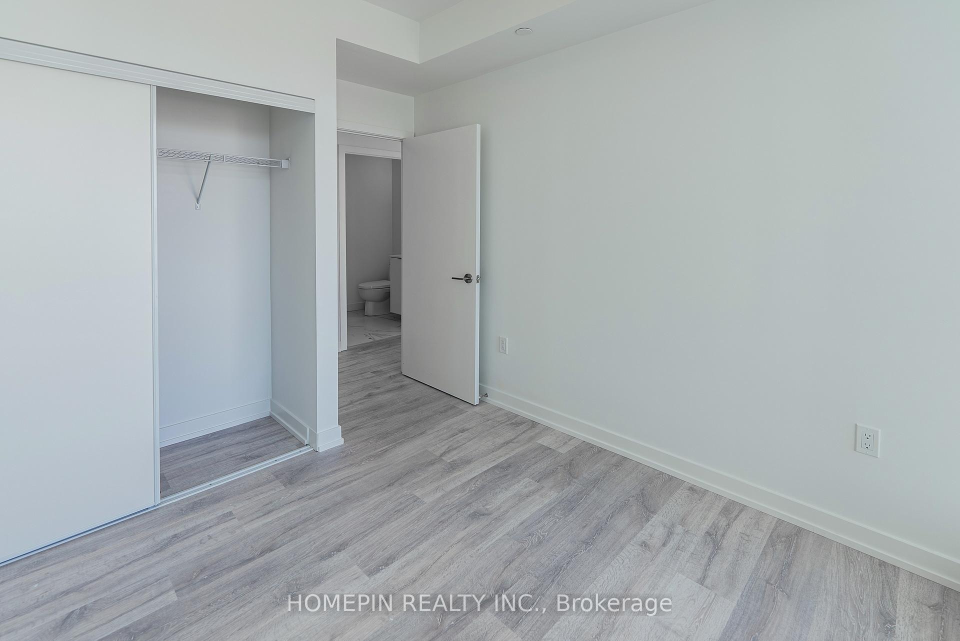 2 Bedrooms Condo at 8 Olympic Garden,  Toronto For sale