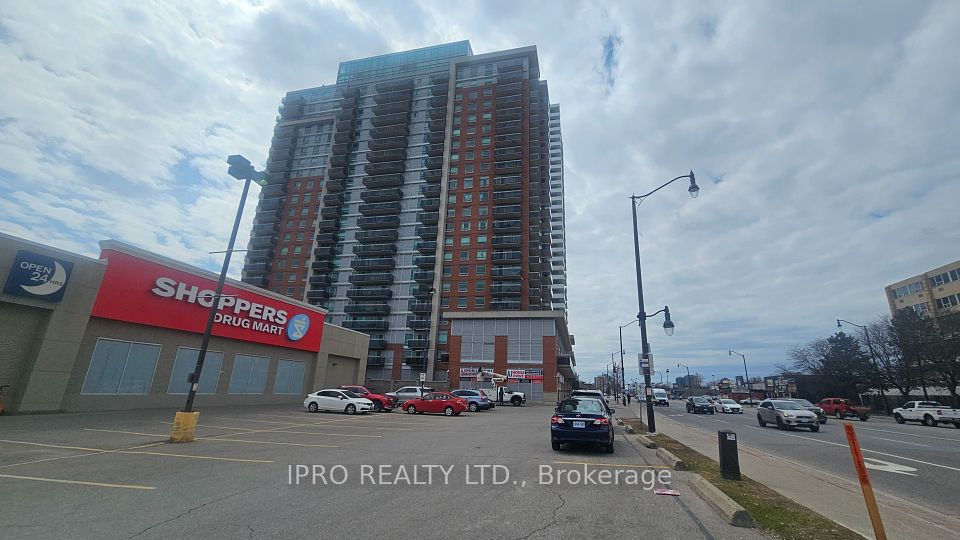 215 Queen