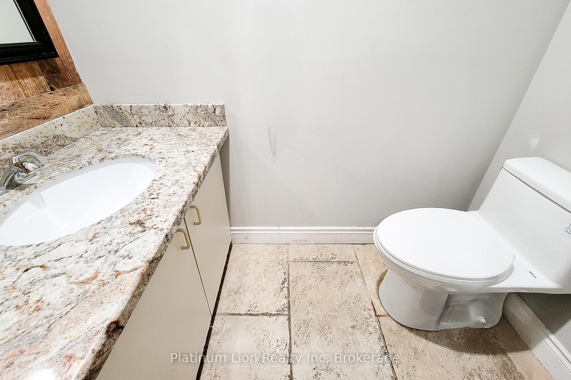 3 Bedrooms Condo at 1255 Upper Gage,  Hamilton For sale