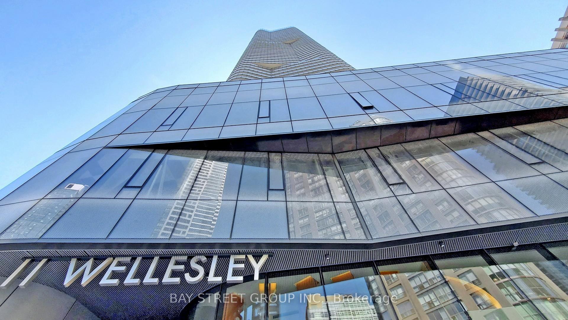 2 Bedrooms Condo at 11 Wellesley, Toronto For sale