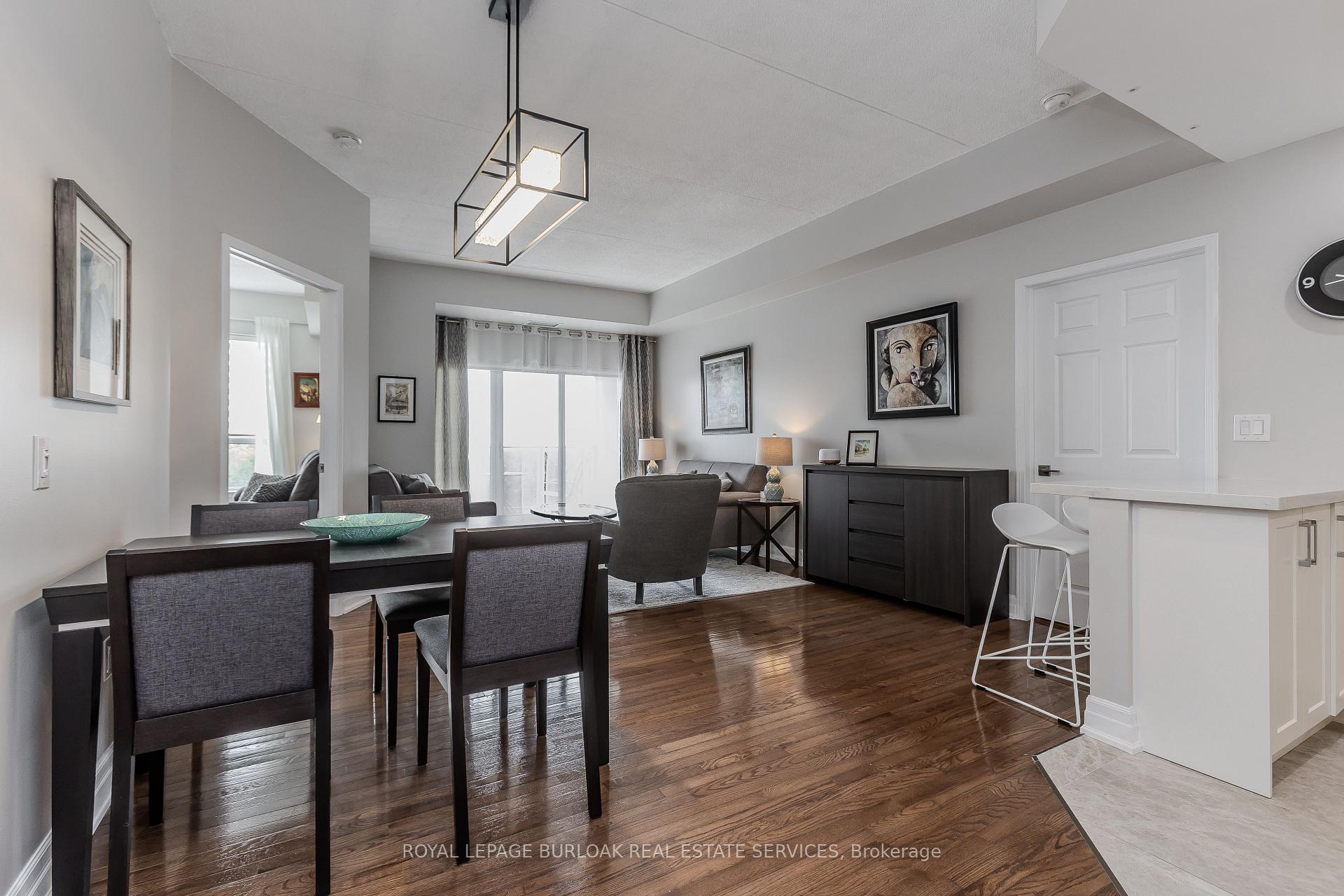 2 Bedrooms Condo at 2085 Amherst Heights, Burlington For sale