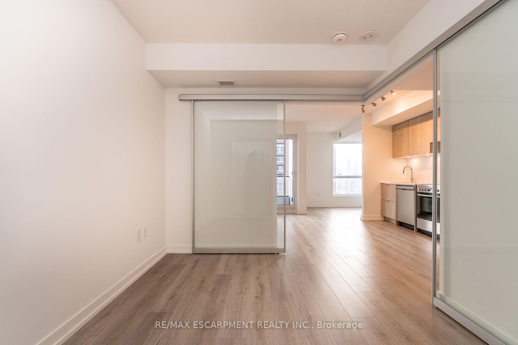 2 Bedrooms Condo at 395 Bloor, Toronto For sale