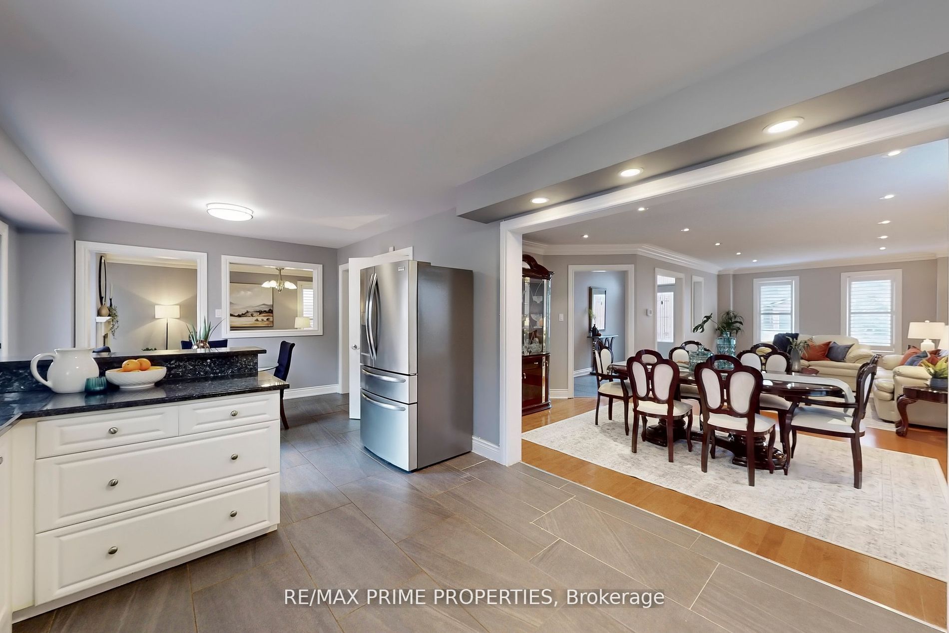 32 KENNETT Drive