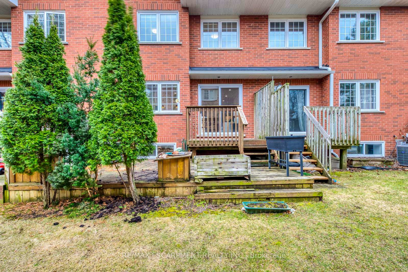 3 Bedrooms Condo at 2880 Headon Forest,  Burlington For sale