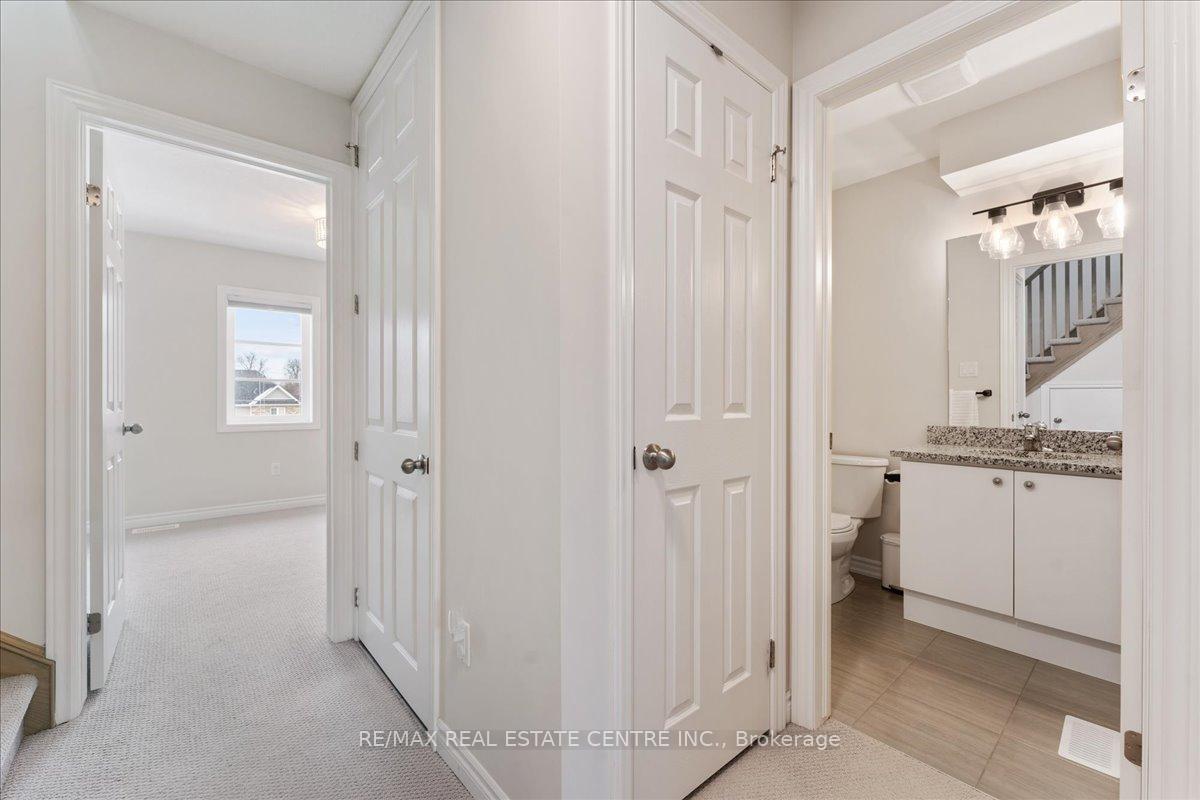 2 Bedrooms Condo at 219 Dundas, Hamilton For sale