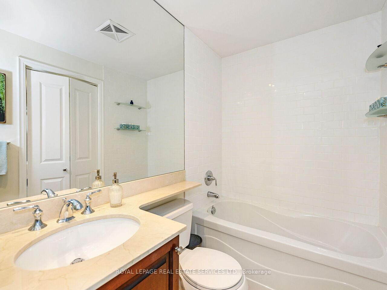 2 Bedrooms Condo at 628 Fleet, Toronto For sale