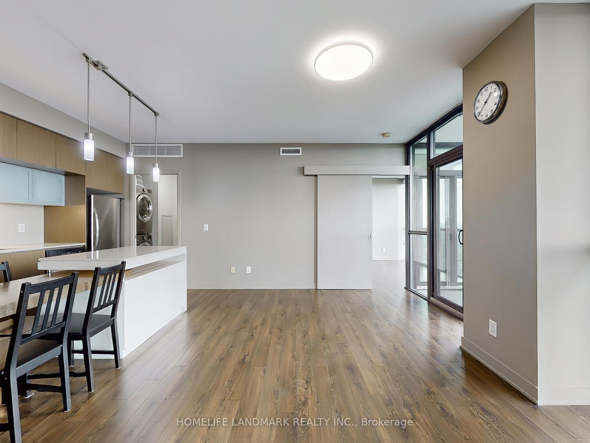 3 Bedrooms Condo at 110 Charles, Toronto For sale