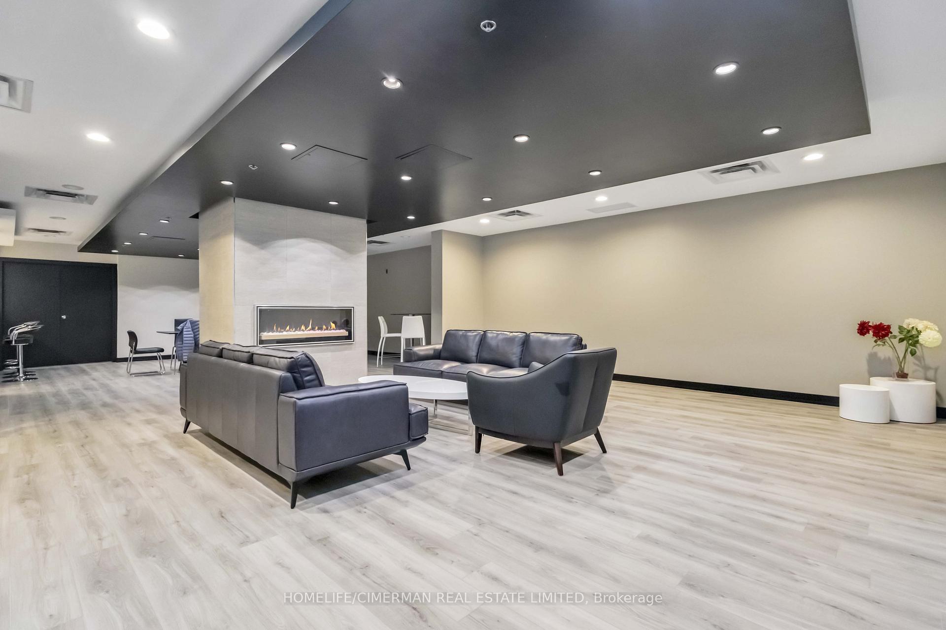 3 Bedrooms Condo at 120 Dallimore, Toronto For sale
