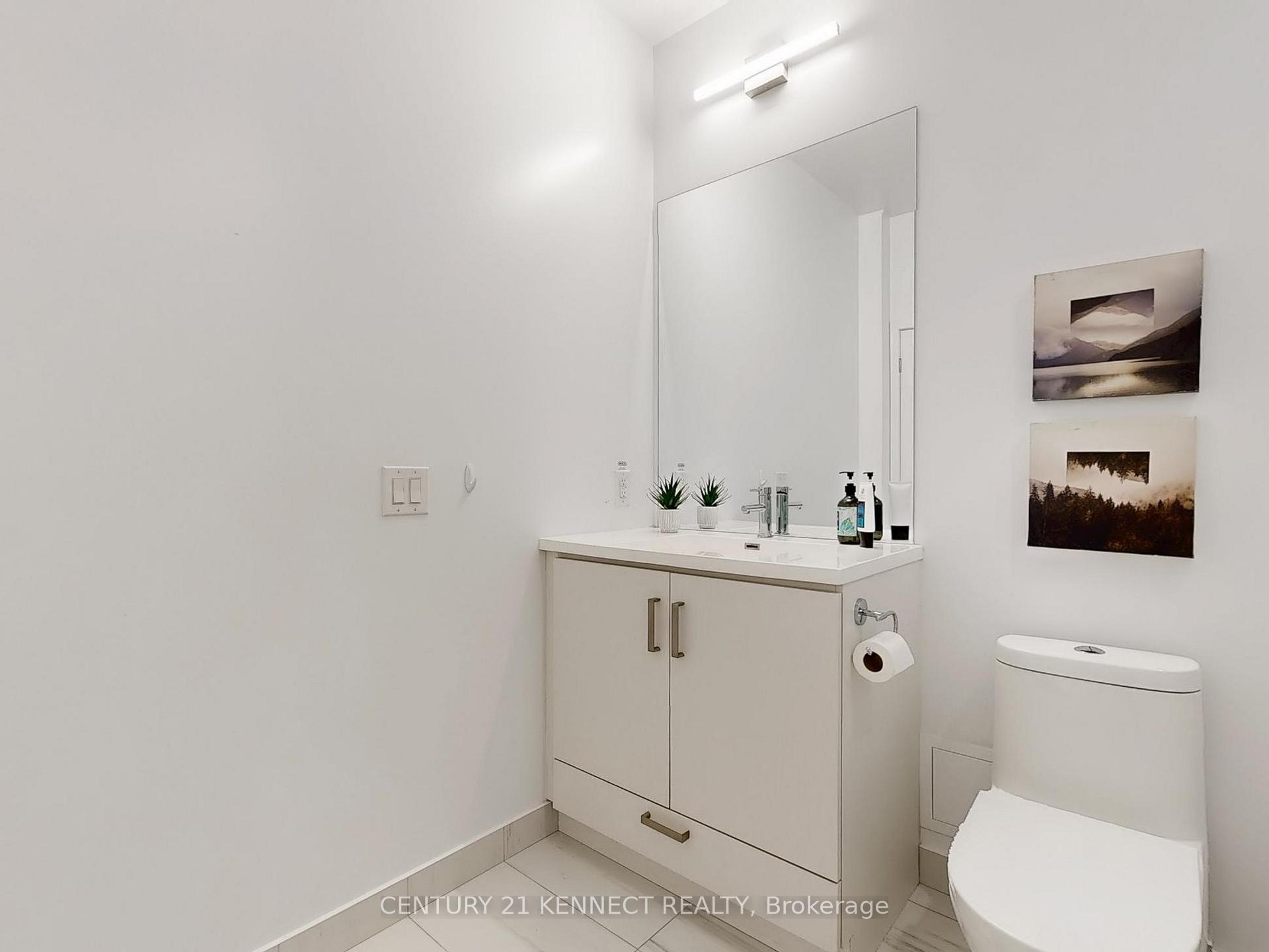 1 Bedroom Condo at 10 Honeycrispy, Vaughan For sale