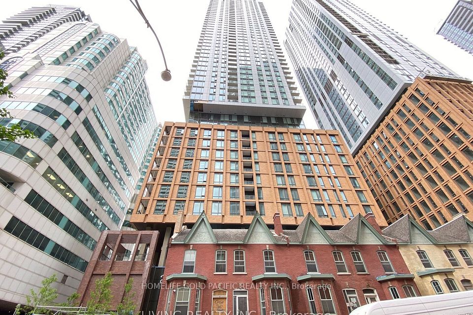8 Widmer Street