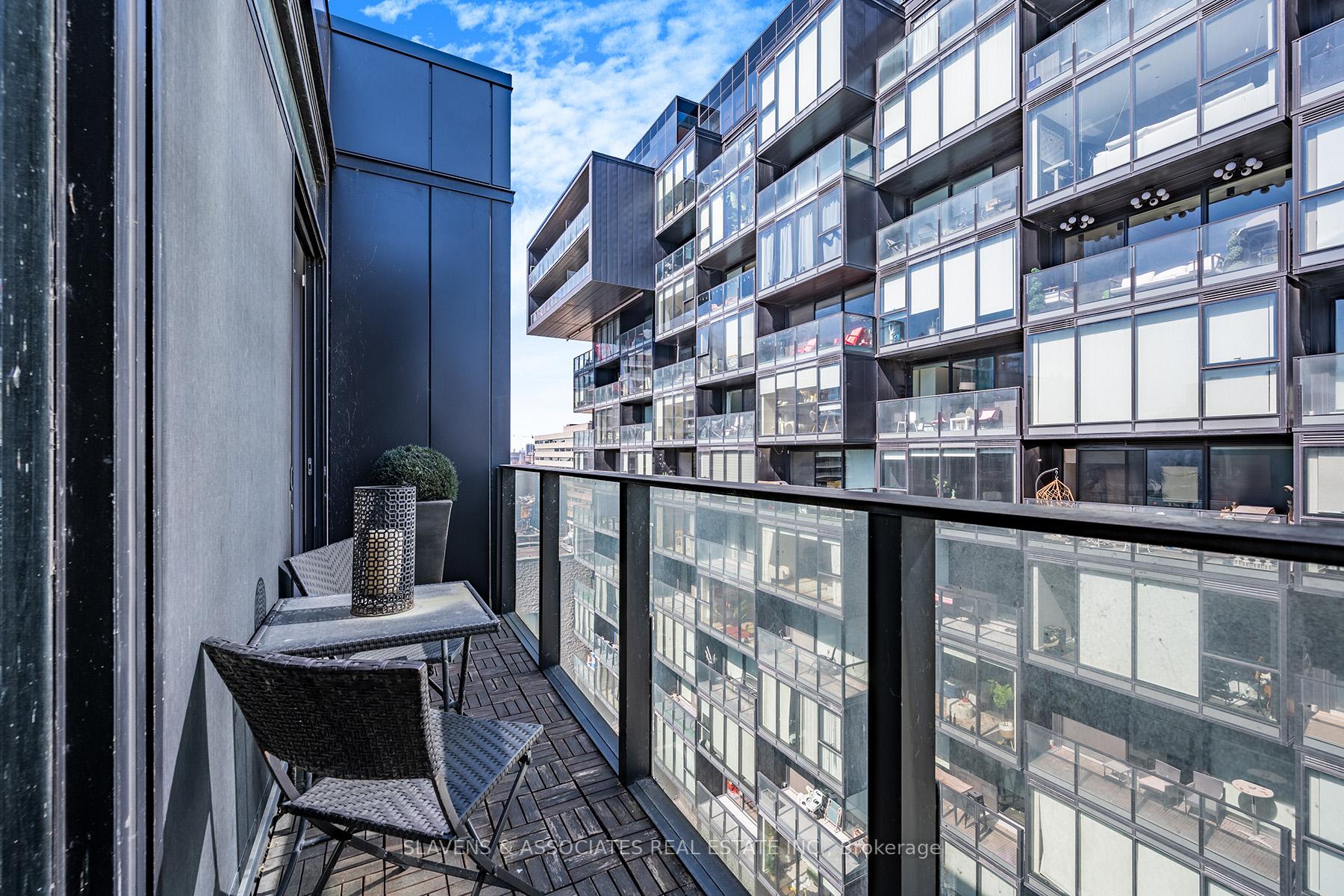 1 Bedroom Condo at 38 Stewart, Toronto For sale