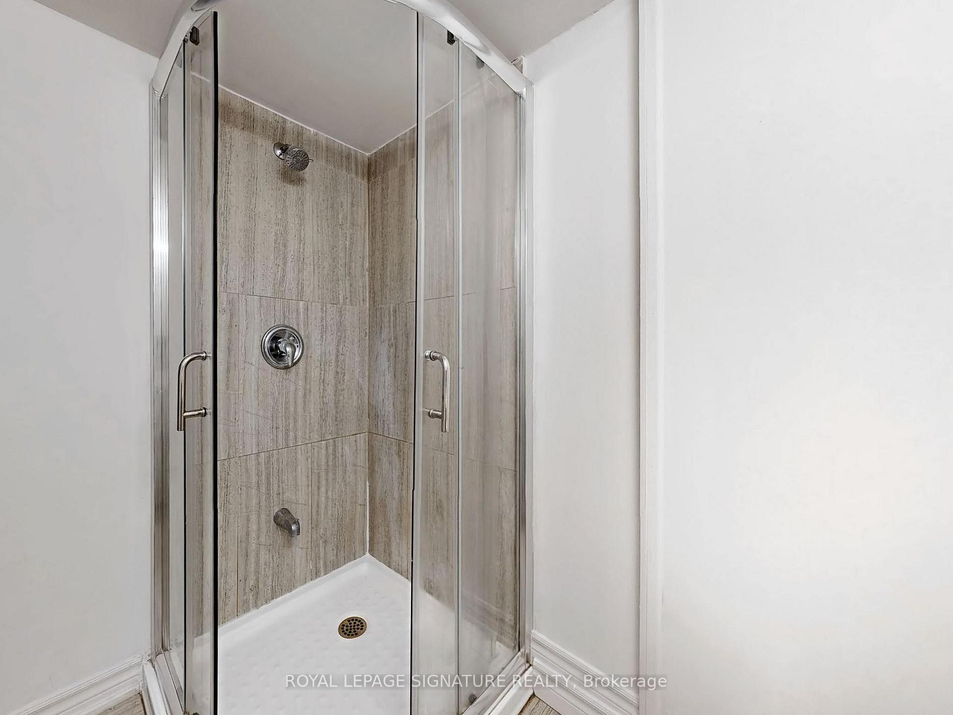 4 Bedrooms Condo at 400 Mississauga Valley,  Mississauga For sale