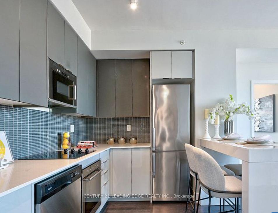 2 Bedrooms Condo at 2908 Hwy 7, Vaughan For sale