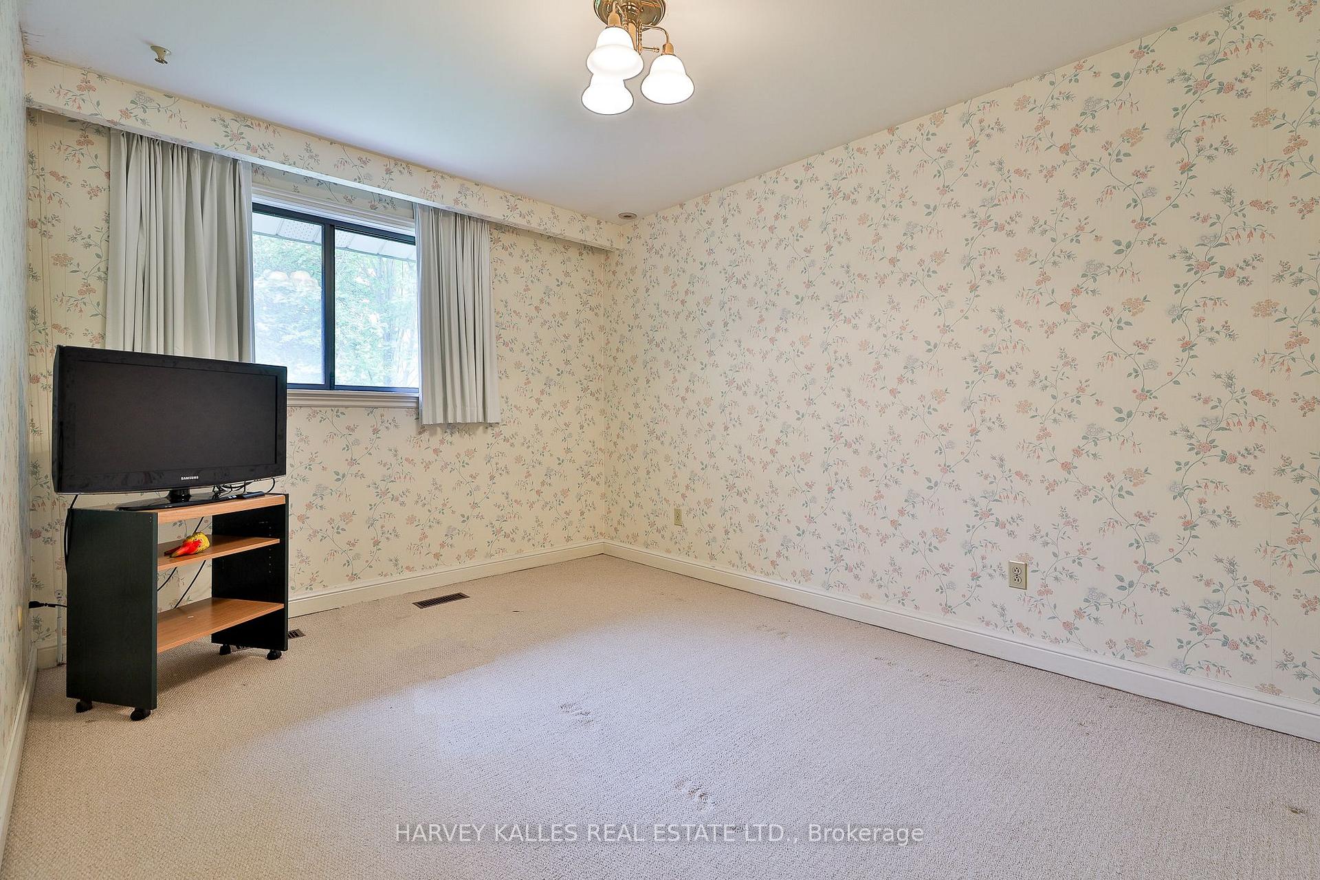 24 Balding Court