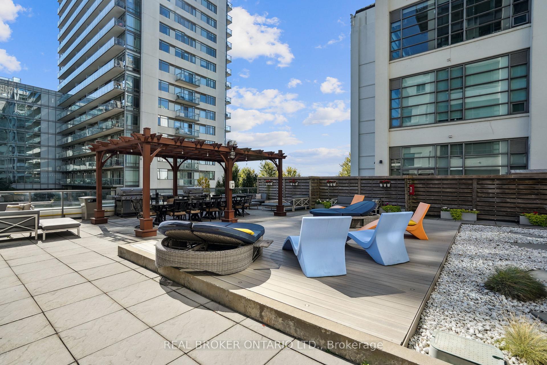 1 Bedroom Condo at 637 Lake Shore,  Toronto For sale