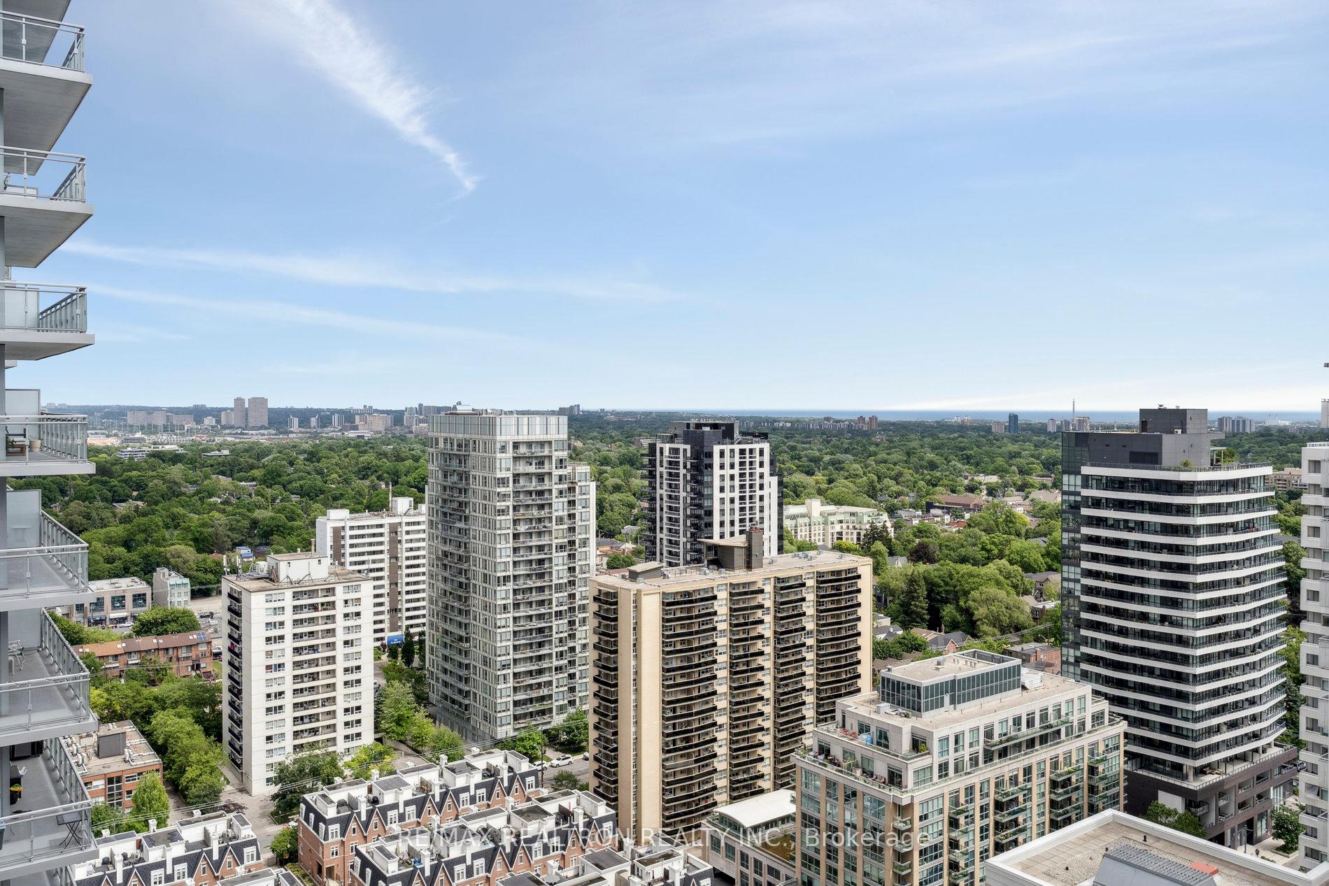 2 Bedrooms Condo at 89 Dunfield, Toronto For sale