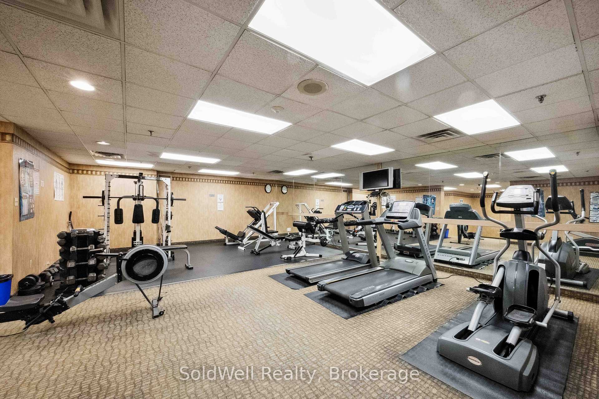 2 Bedrooms Condo at 25 Grenville,  Toronto For sale