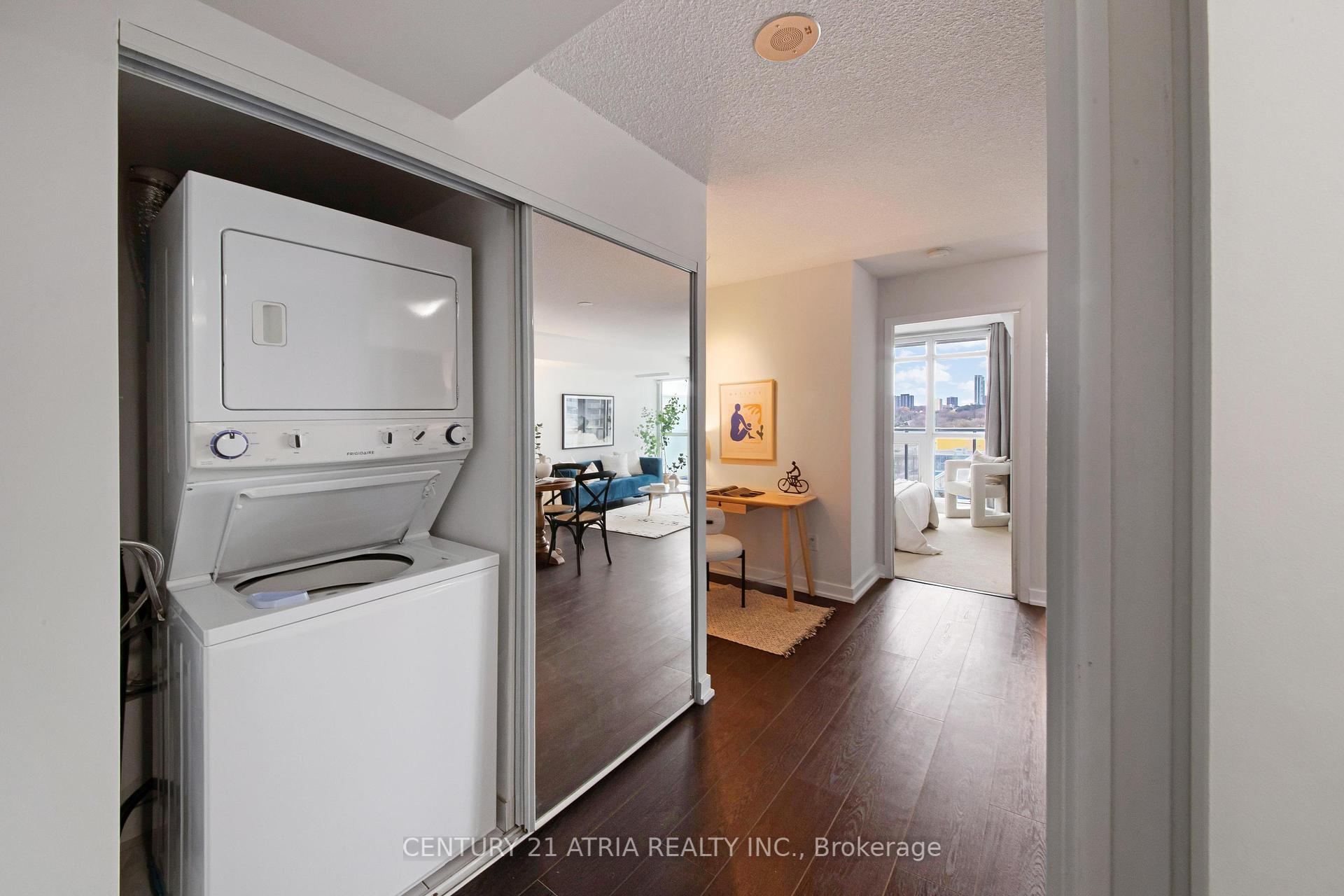 2 Bedrooms Condo at 121 Mcmahon, Toronto For sale