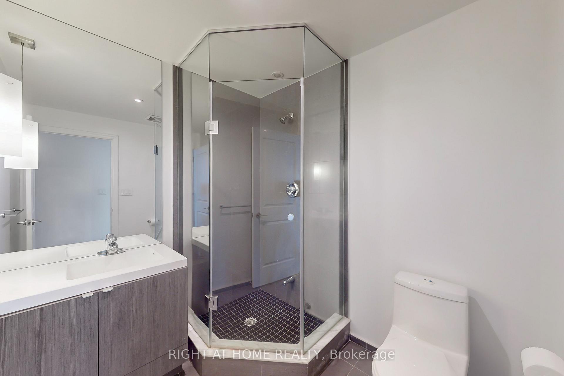 3 Bedrooms Condo at 8 The Esplanade, Toronto For sale