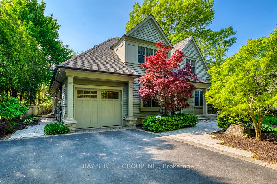 1049 Cedar Grove Boulevard, Oakville, ON L6J 2C2