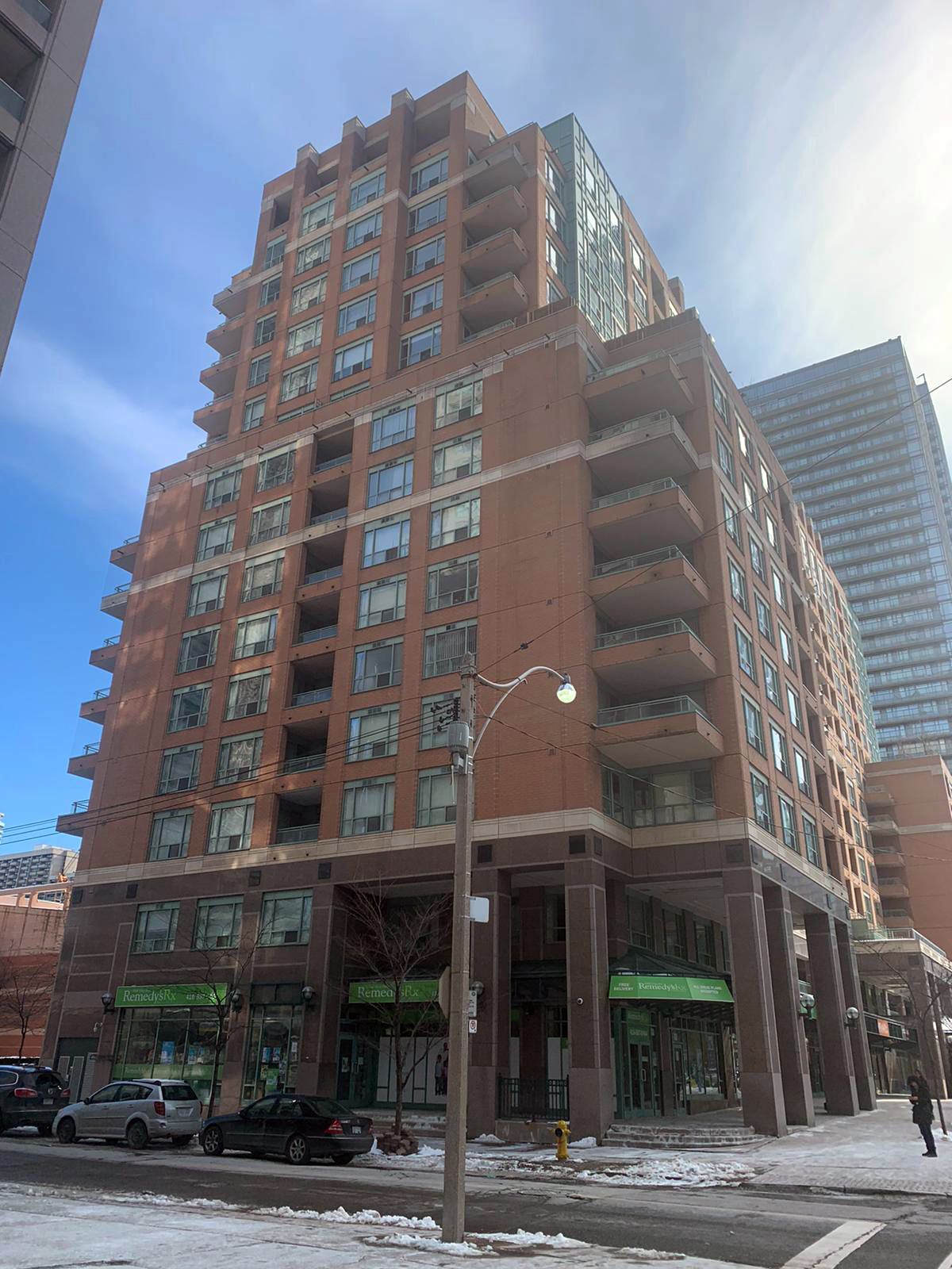 889 Bay Street Unit# #403 Toronto C01 Ontario M5S 3K5