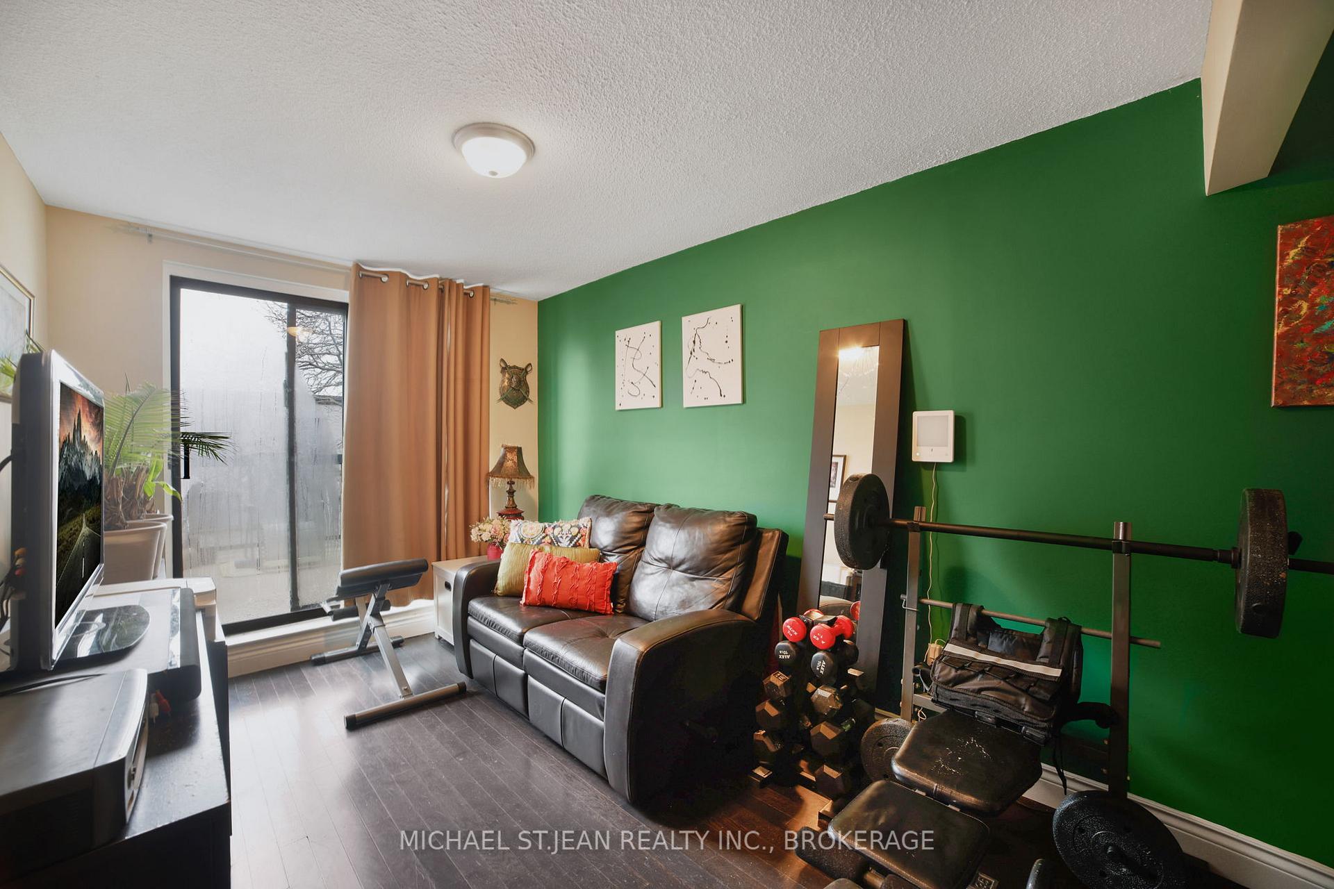 4 Bedrooms Condo at 1016 Falgarwood,  Oakville For sale