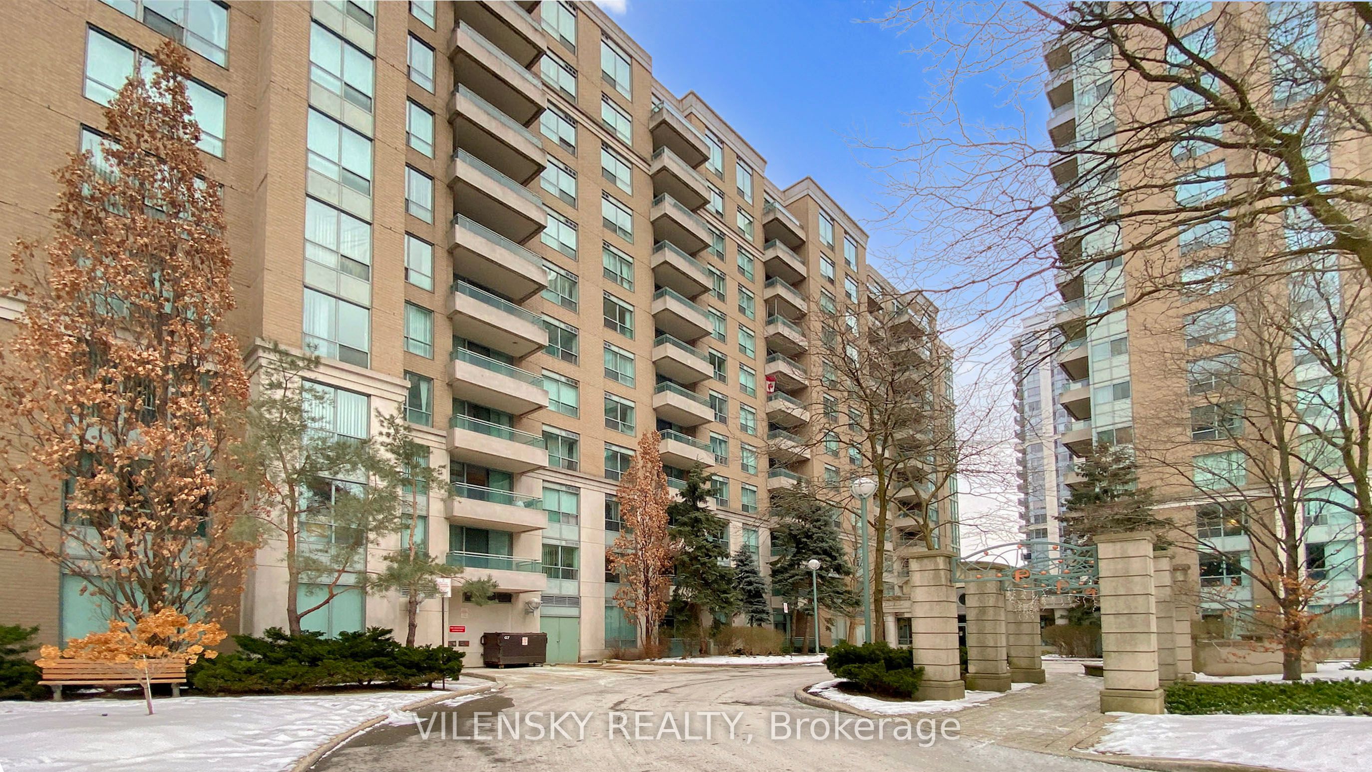 #207 - 29 Pemberton Avenue, Toronto, ON M2M 4L5