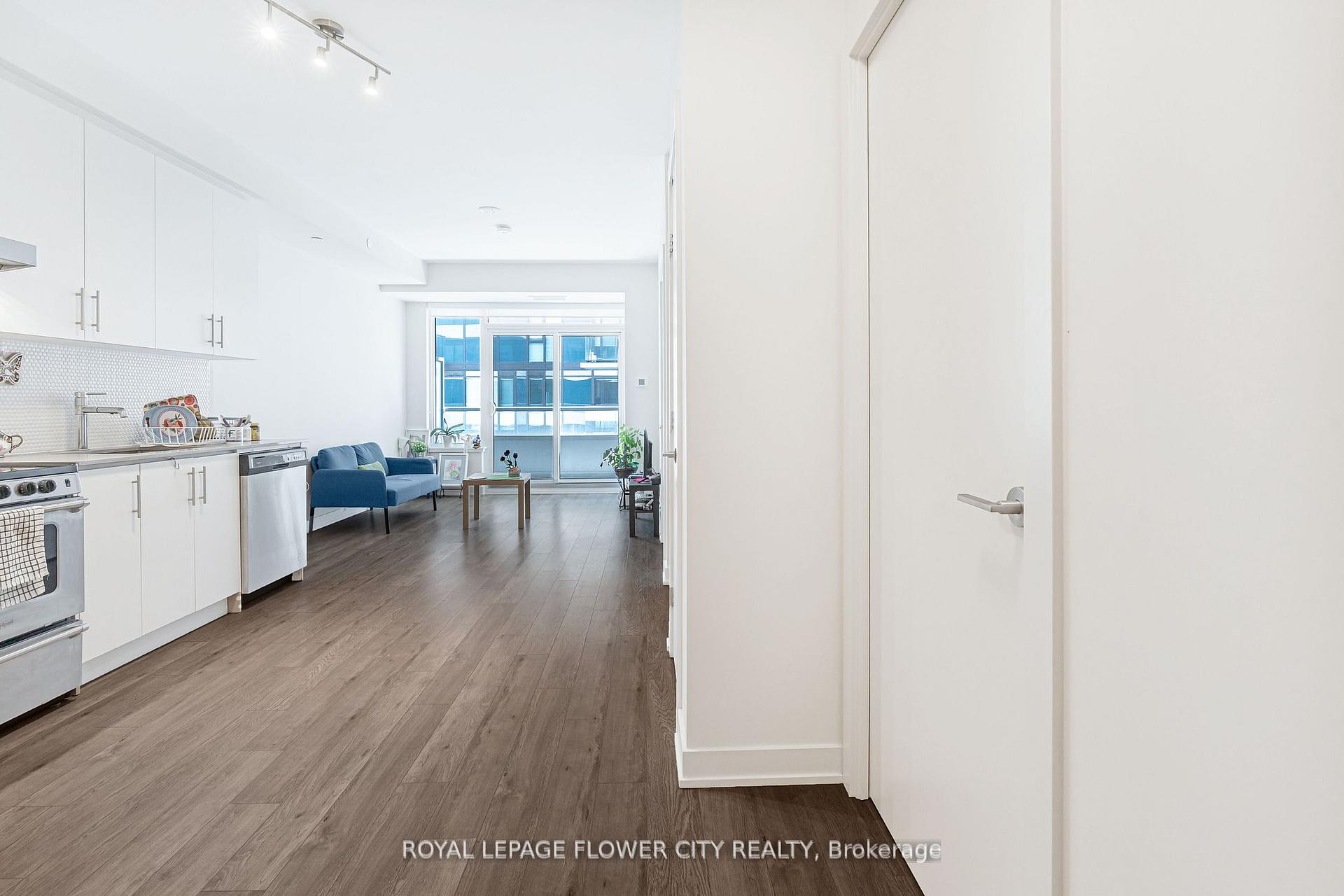 2 Bedrooms Condo at 212 King William, Hamilton For sale
