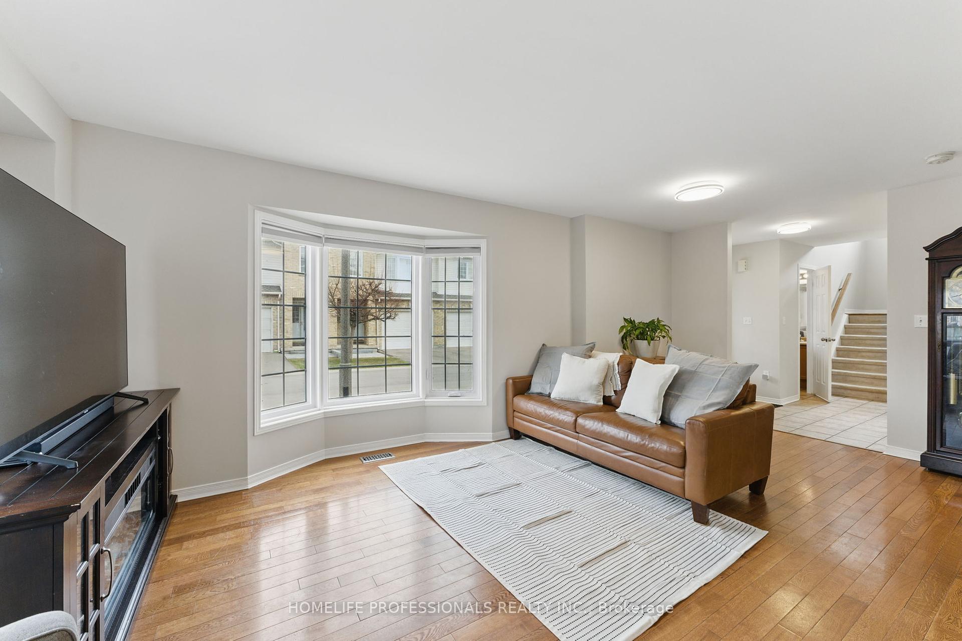 3 Bedrooms Condo at 485 Green,  Hamilton For sale