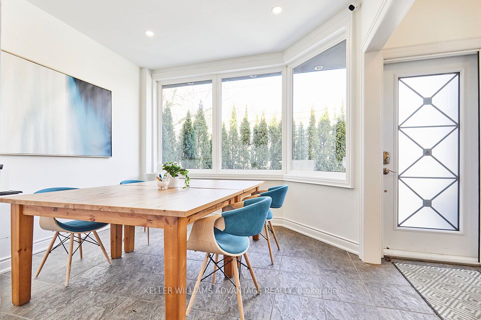 477 Davisville