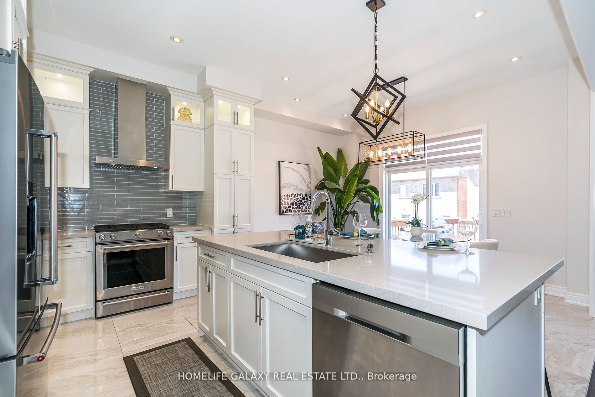 65 St Ives Crescent