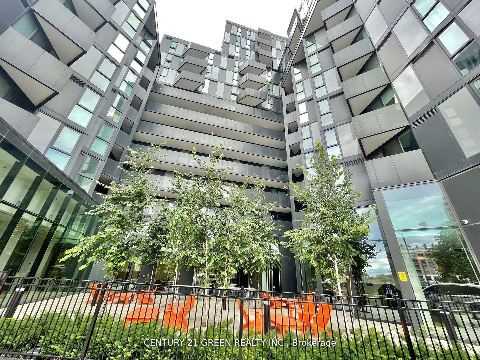 2 Bedrooms Condo at 30 Tretti, Toronto For sale