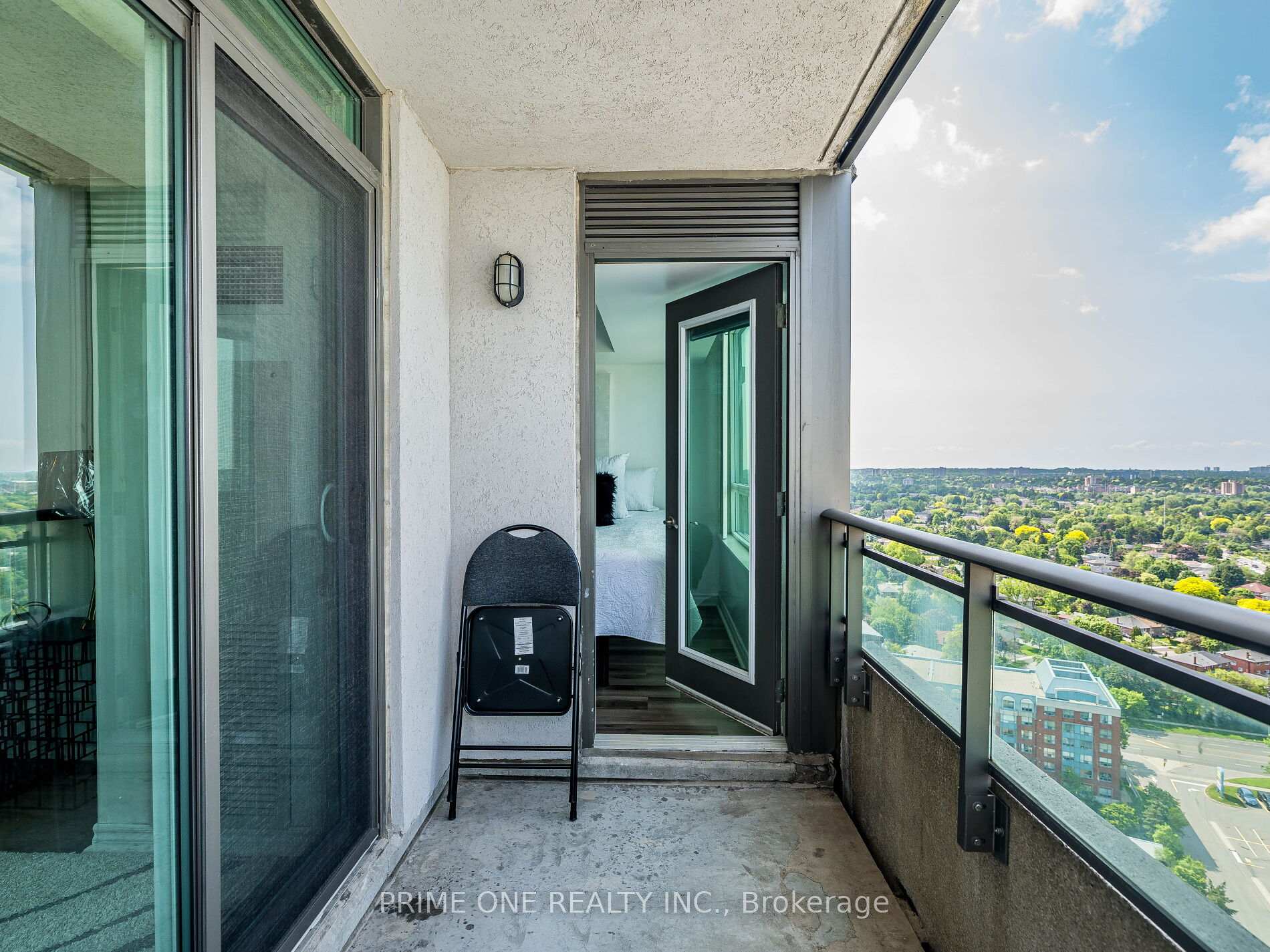 2 Bedrooms Condo at 88 Grangeway, Toronto For sale