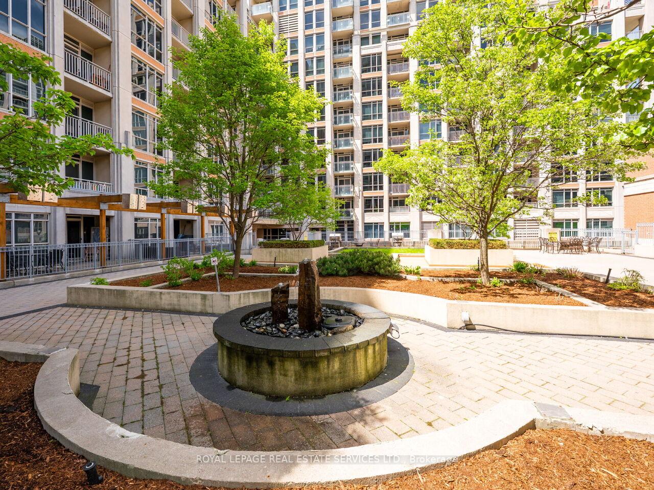 2 Bedrooms Condo at 628 Fleet, Toronto For sale