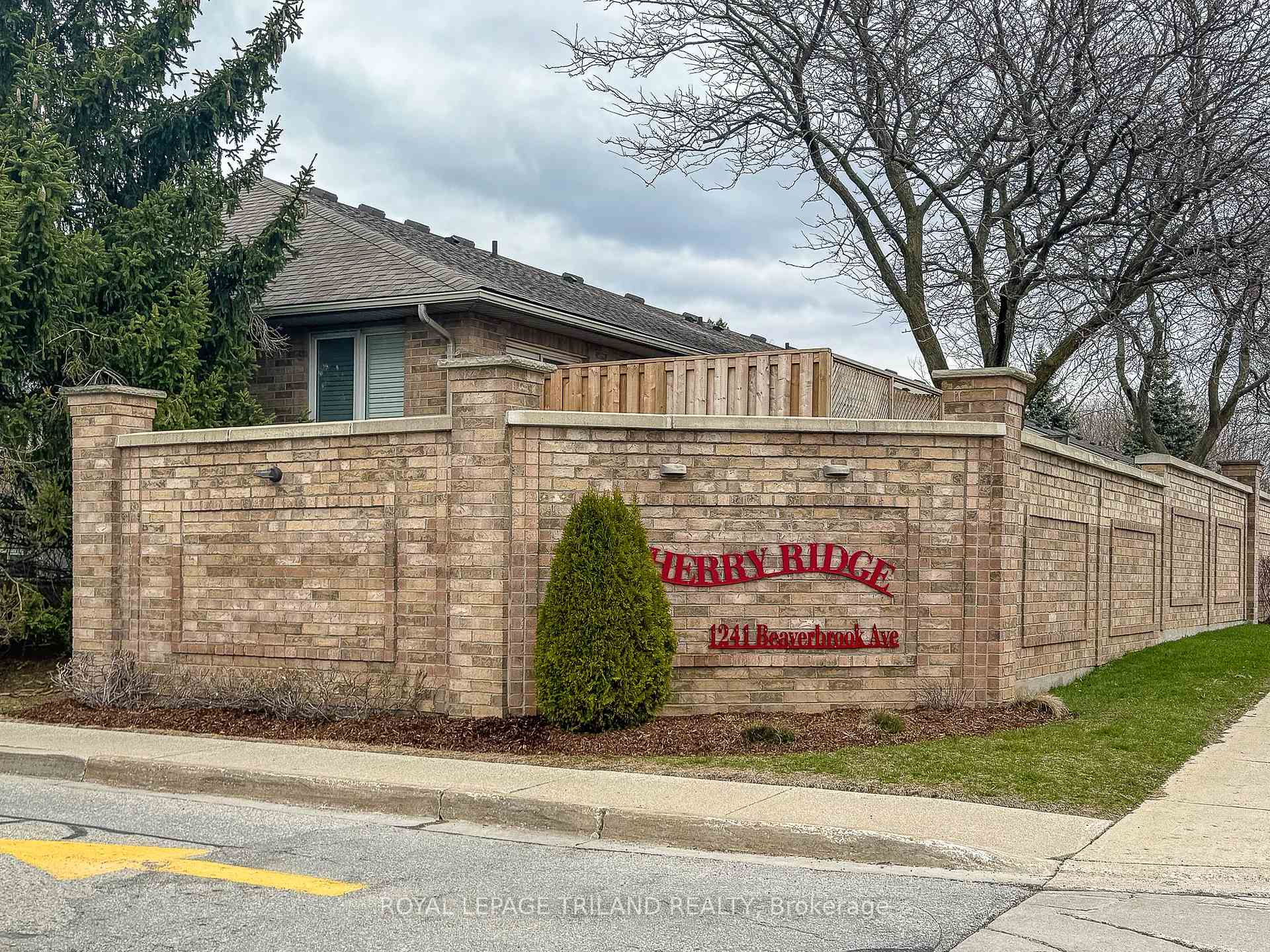 #20 - 1241 BEAVERBROOK Avenue, London North, ON N6H 5P1 #20