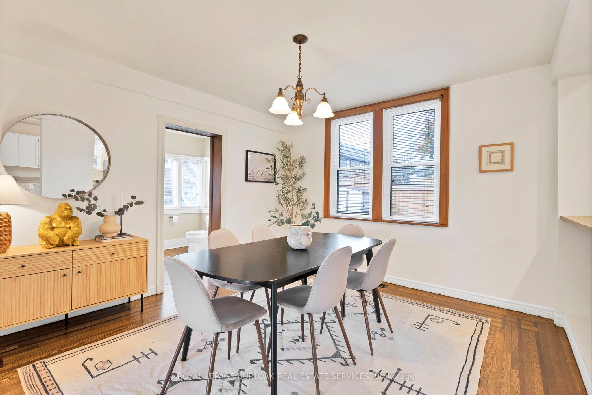 295 Plains Road W
