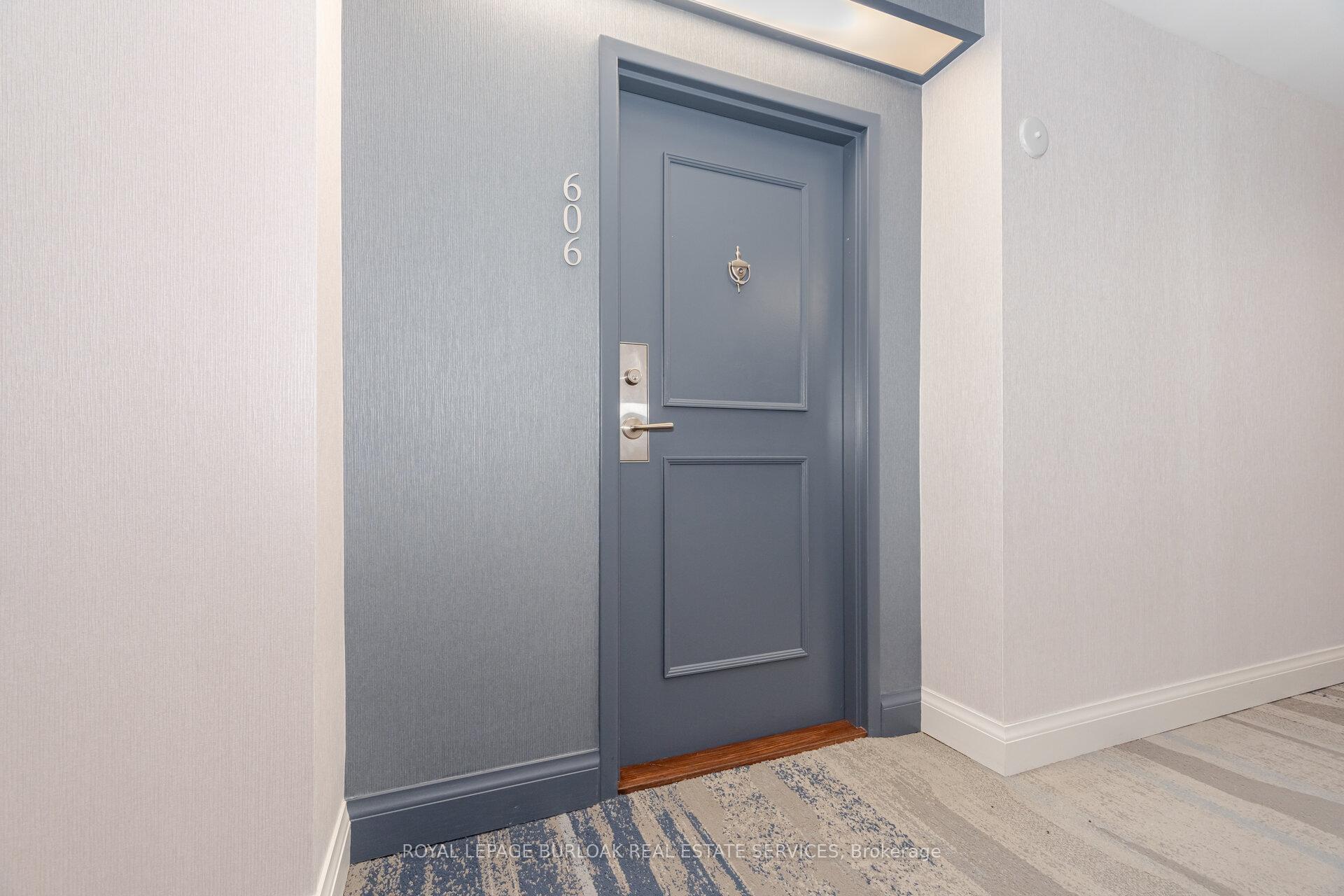 2 Bedrooms Condo at 1230 Marlborough, Oakville For sale