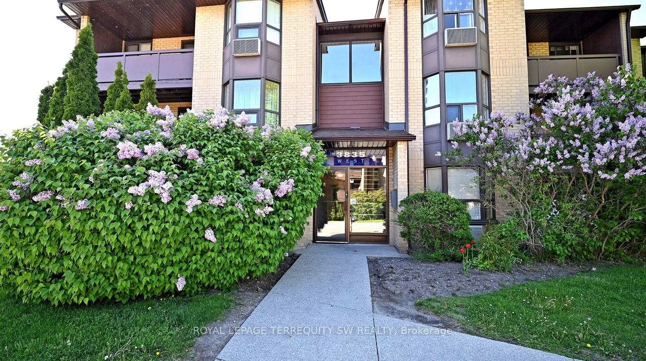 2 Bedrooms Condo at 3835 Lake Shore, Toronto For sale