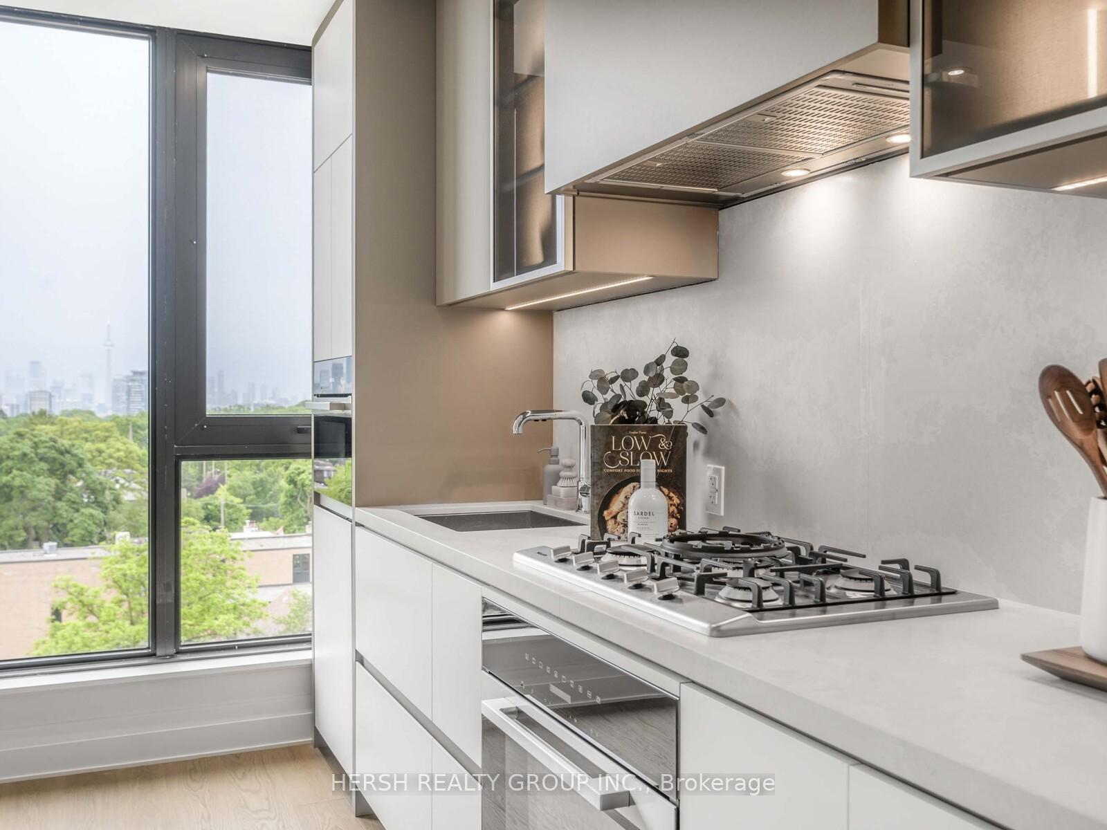 2 Bedrooms Condo at 2 Forest Hill, Toronto For sale