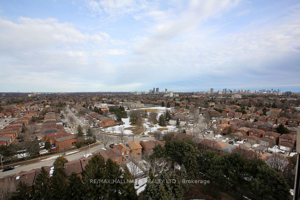 Large Balcony W Unobstructed South East Views
