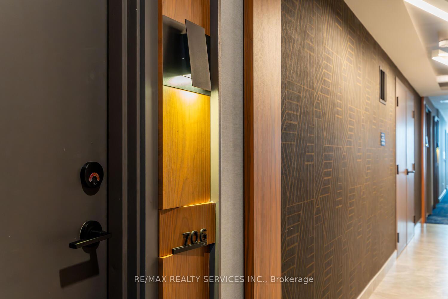 2 Bedrooms Condo at 20 Tubman, Toronto For sale