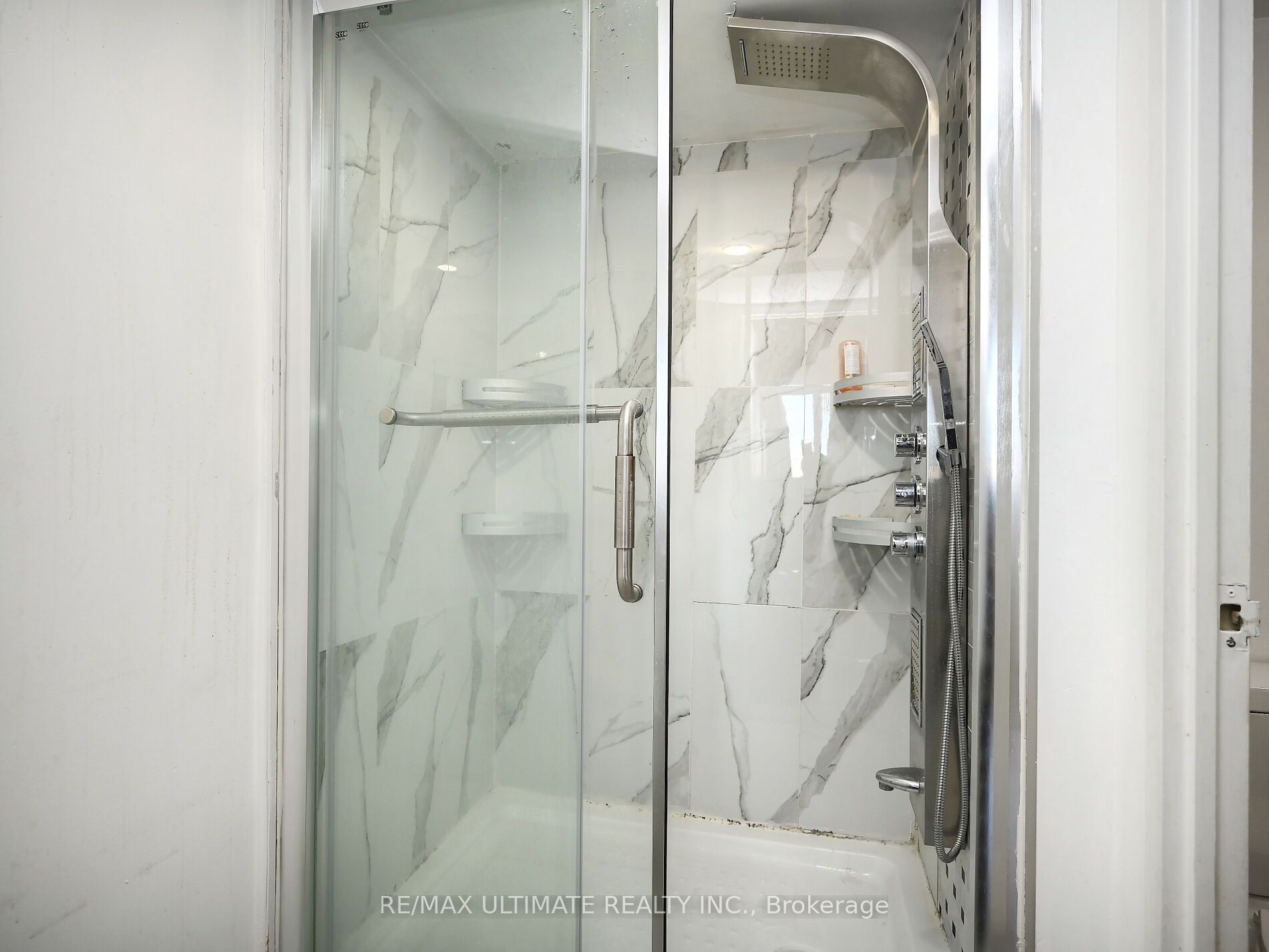 3700 Kaneff Crescent, #2101