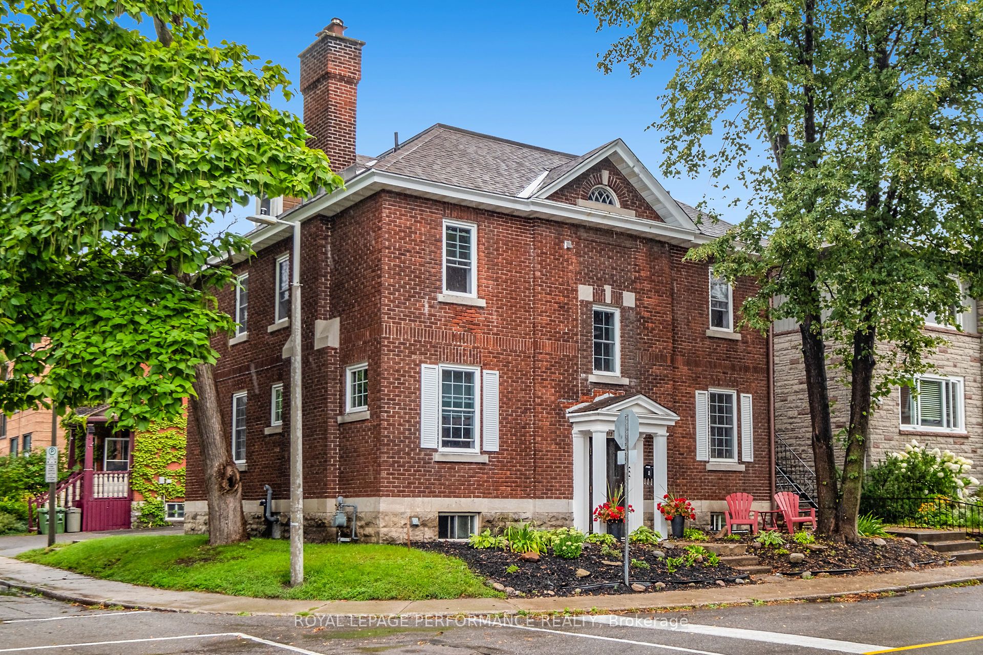 113 Charlotte Street, LowerTownSandyHill, ON K1N 8K4