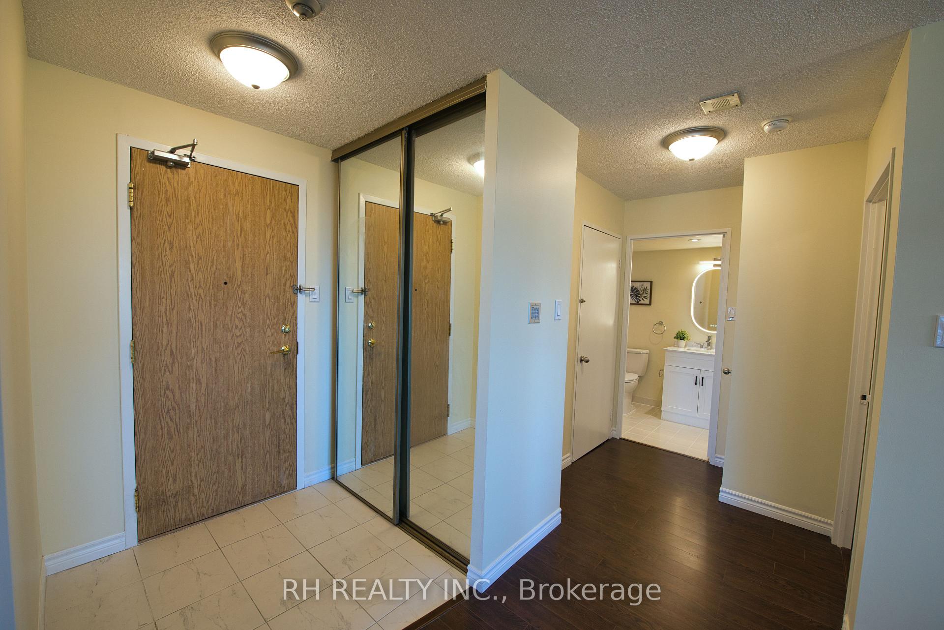 3 Bedrooms Condo at 300 Alton Towers,  Toronto For sale