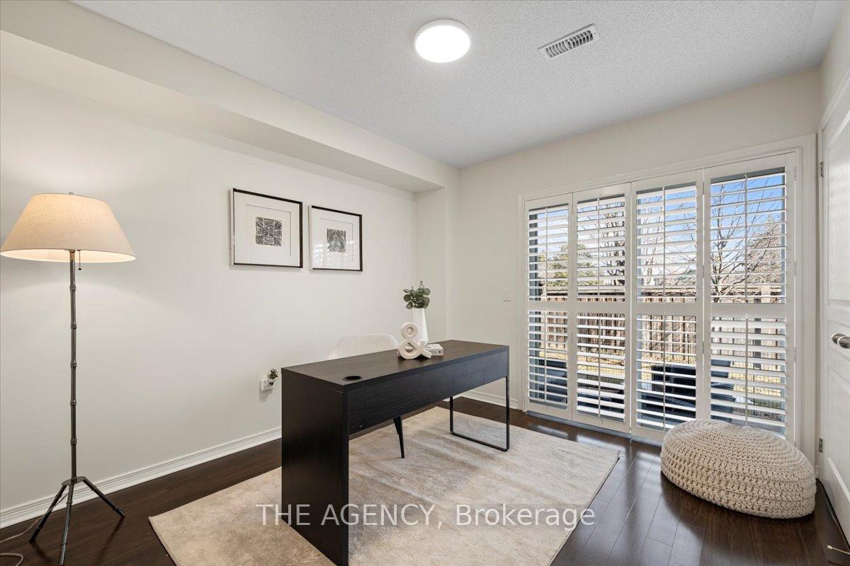 3 Bedrooms Condo at 6625 Falconer, Mississauga For sale