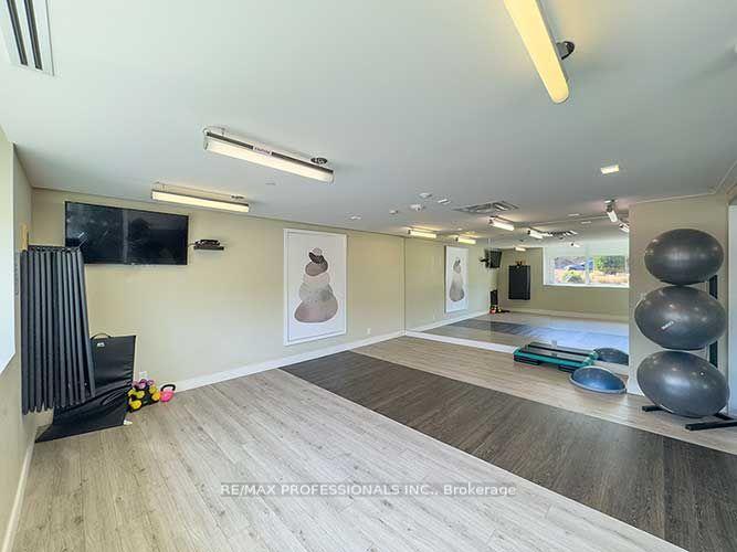 3 Bedrooms Condo at 1575 Lakeshore, Mississauga For sale