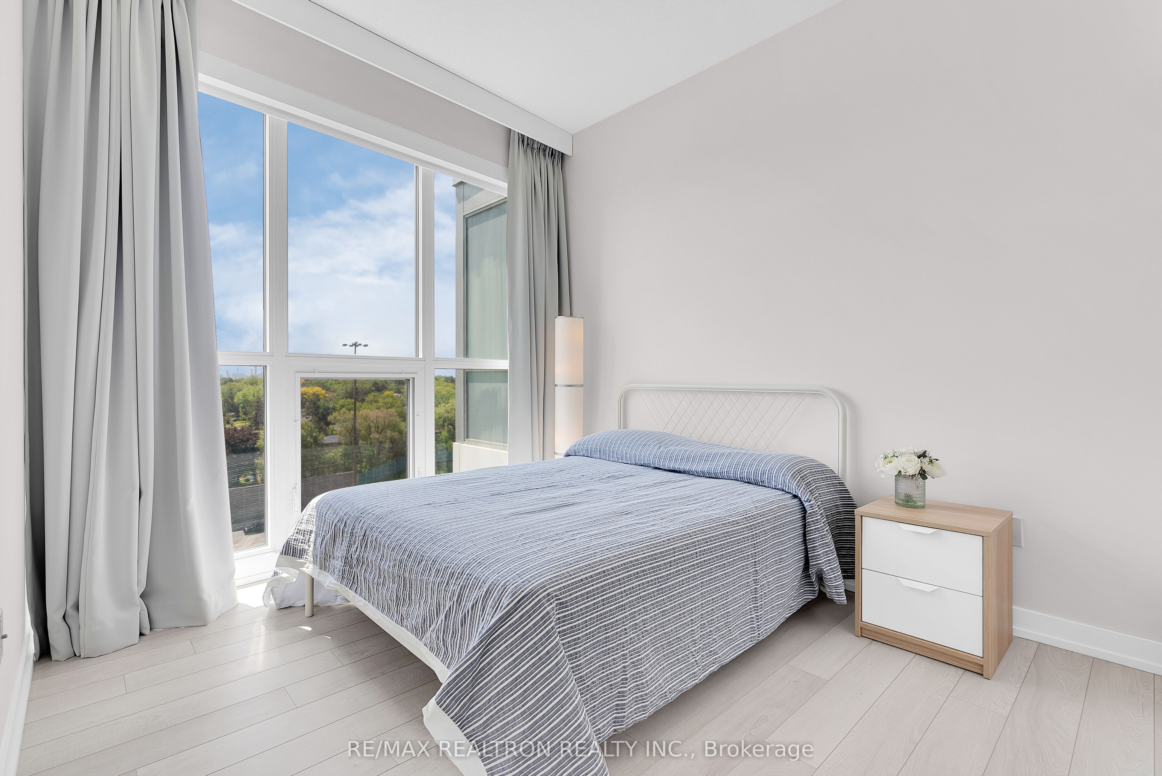 115 McMahon Drive, #1110