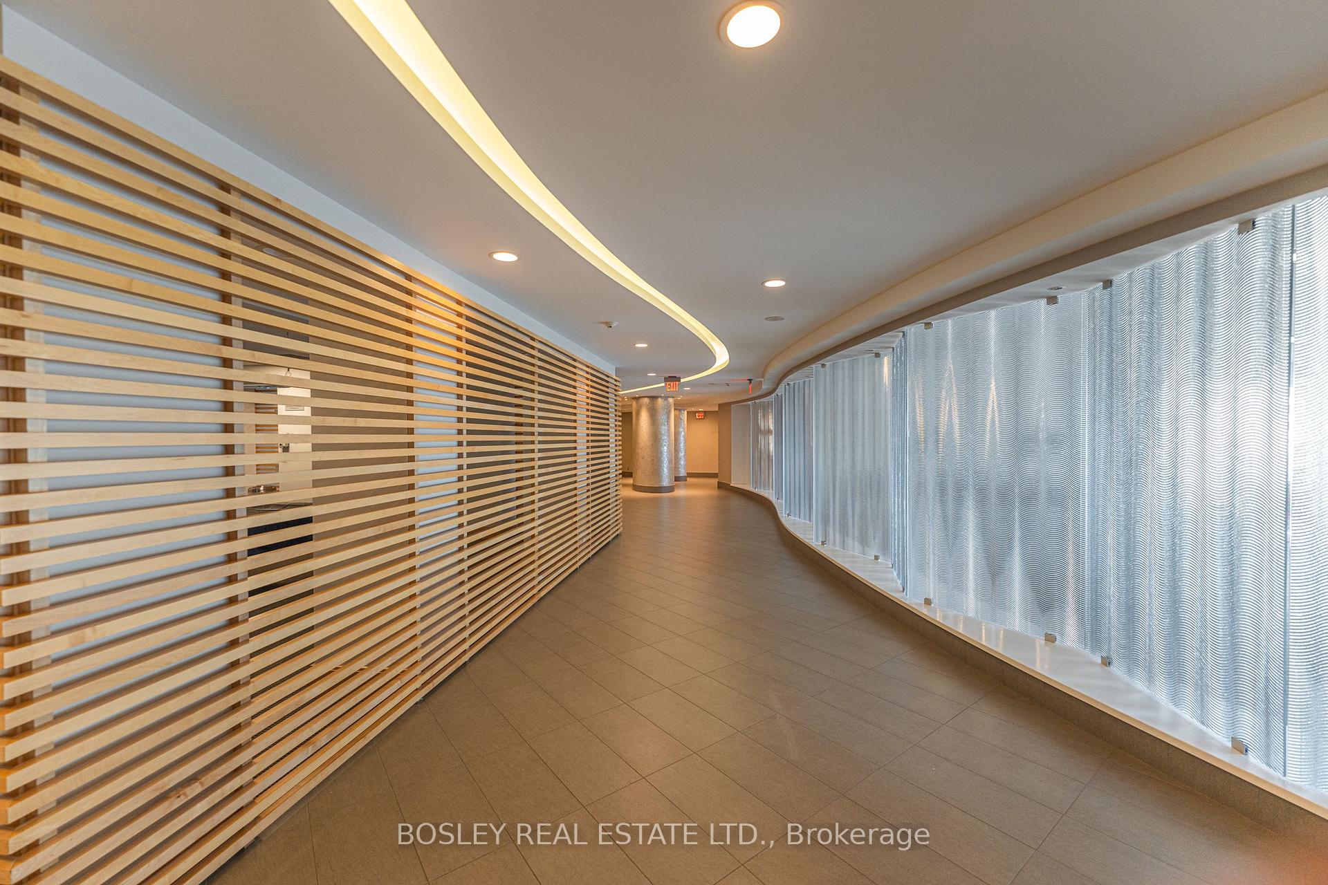 2 Bedrooms Condo at 10 Queens,  Toronto For sale