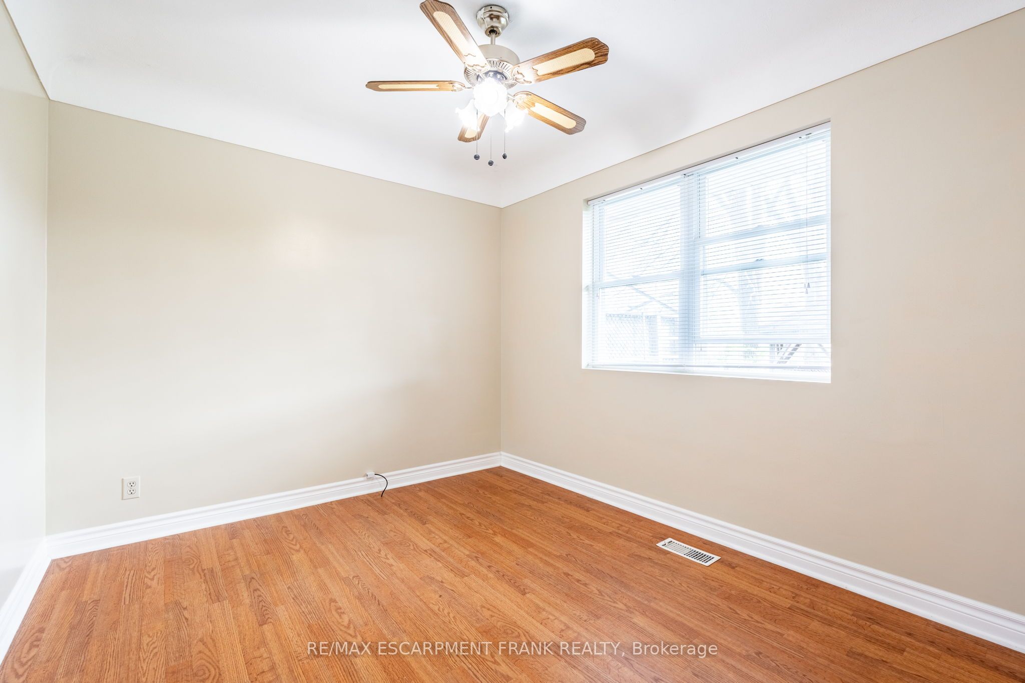 699 RYMAL Road W, Hamilton Gurnett