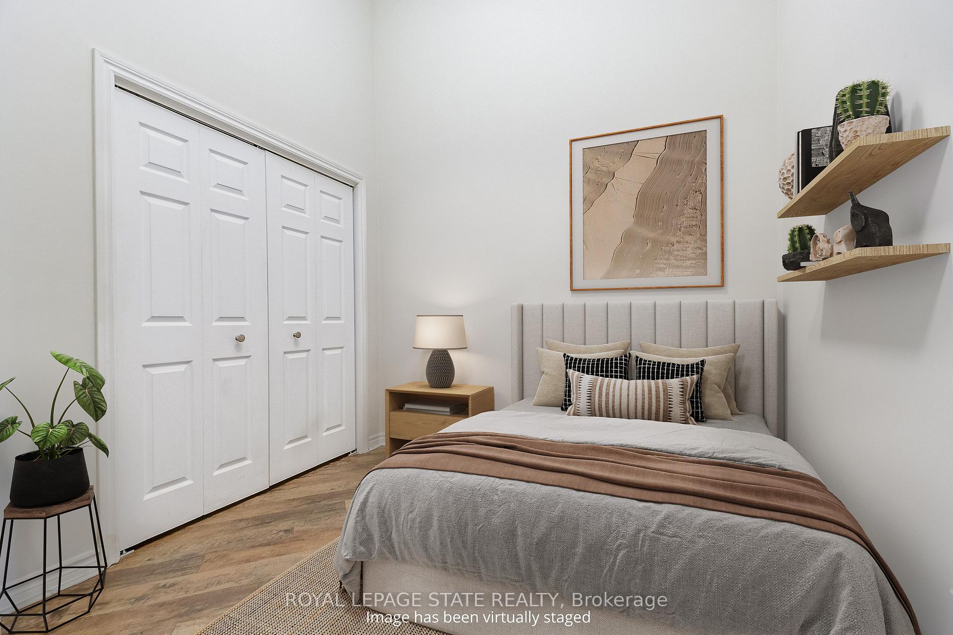 2 Bedrooms Condo at 80 King William, Hamilton For sale